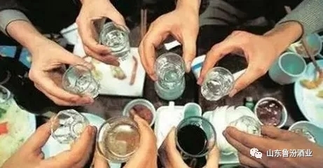 中國酒文化博大根深，禮節(jié)眾多，那你知道敬酒、罰酒為什么都要三杯嗎？